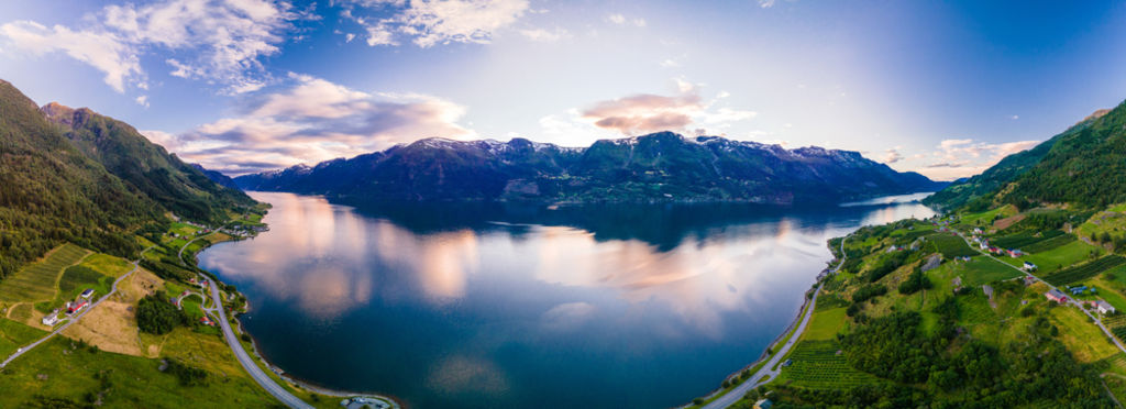Fjord Sørfjorden dans le comté de Nordland